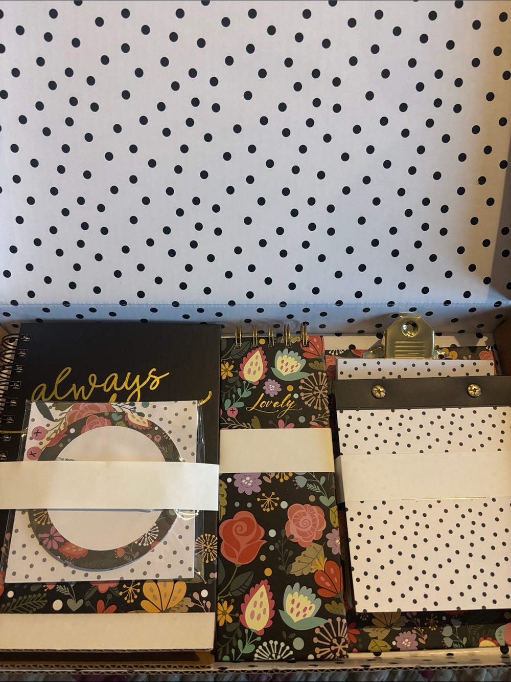 Floral & Polka Dot Office Desk Set - Black says always look on the bright side